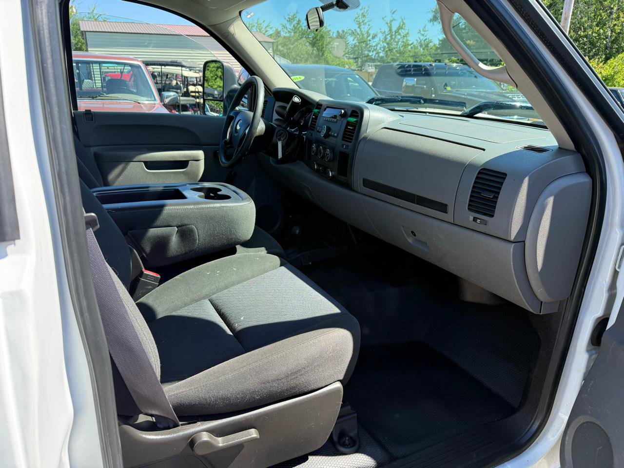 Used 2011 Chevrolet Silverado 2500 W/T w/ Snow Plow Prep Package AWD/4WD image 18