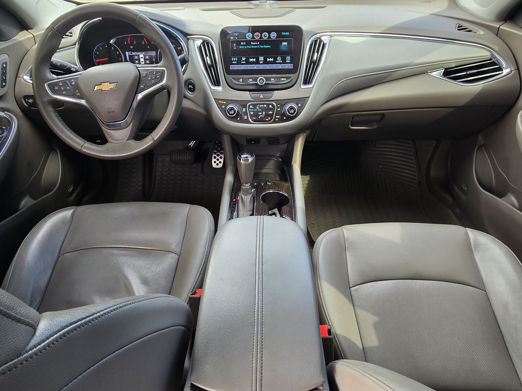 Used 2017 Chevrolet Malibu Premier w/ Driver Confidence Package FWD image 26