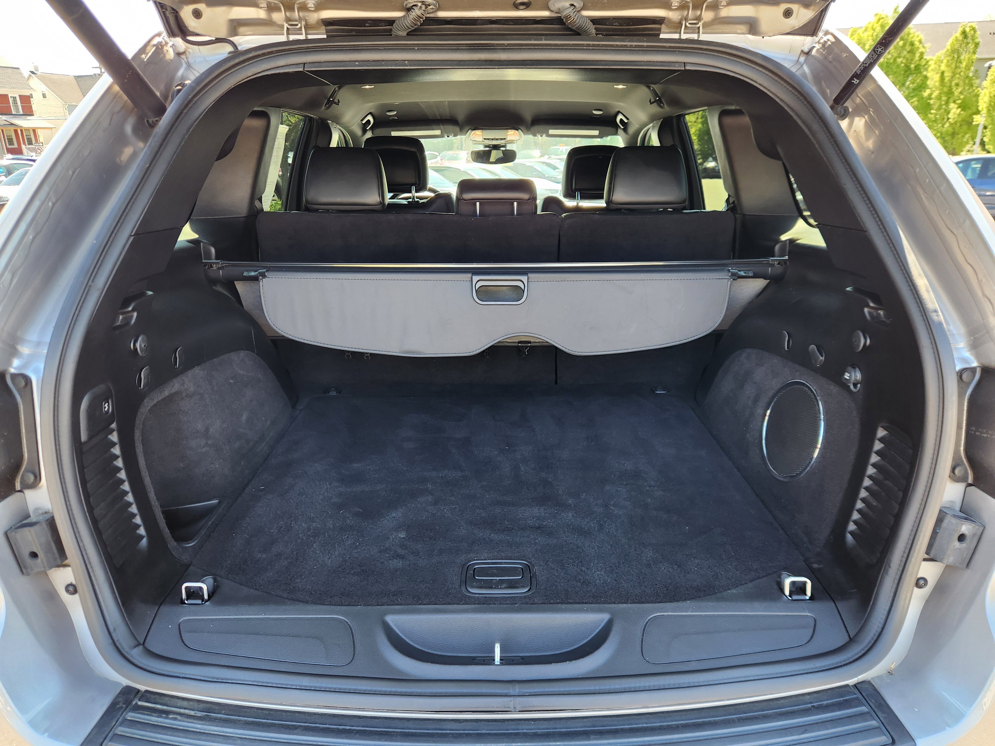 Used 2020 Jeep Grand Cherokee Laredo w/ Laredo X Package RWD image 19