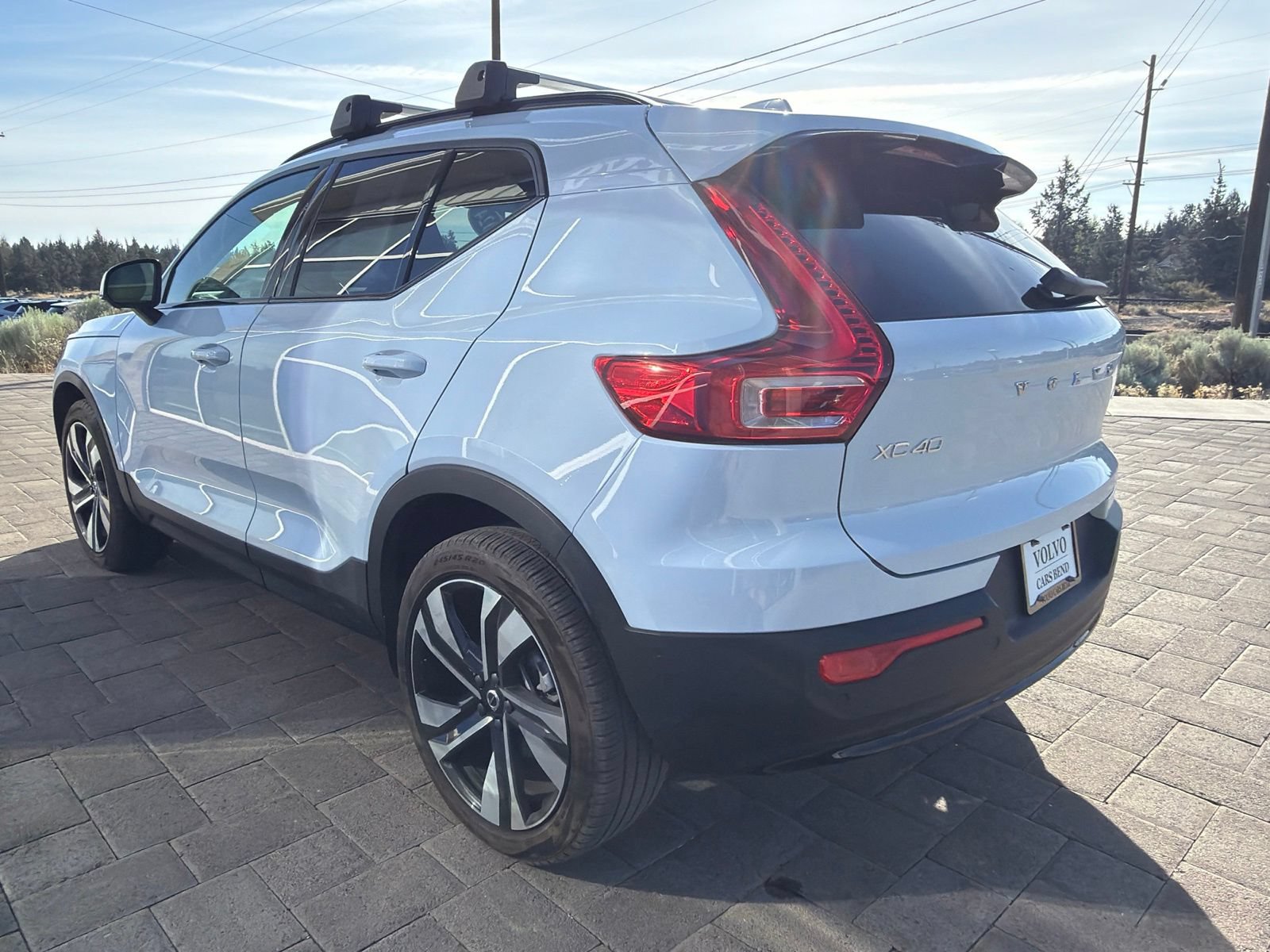 Certified 2024 Volvo XC40 B5 Plus w/ Protection Package Premier AWD/4WD image 5