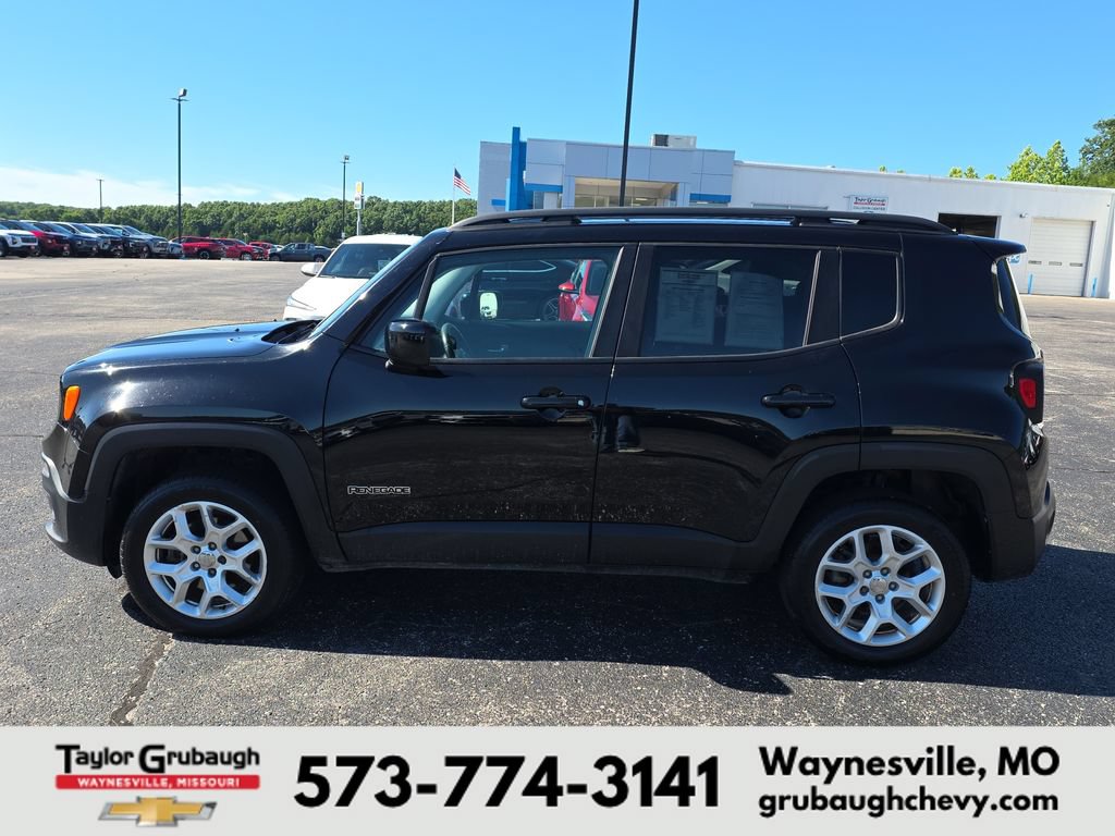 Used 2017 Jeep Renegade Latitude AWD/4WD image 5