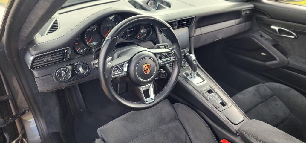 Used 2018 Porsche 911 Carrera 4 GTS image 24