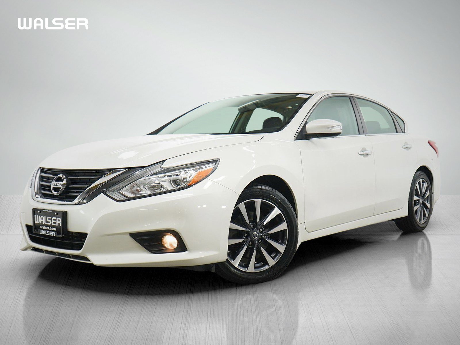 Used 2016 Nissan Altima 2.5 SV w/ Convenience Package FWD image 1