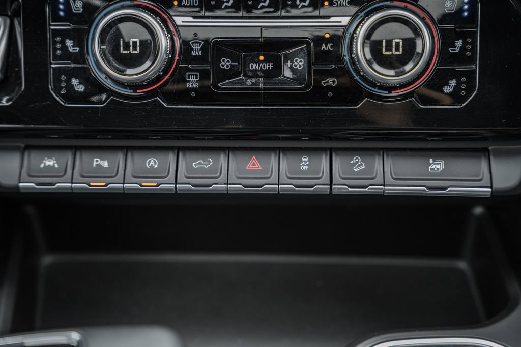 Used 2023 GMC Sierra 1500 Denali w/ Technology Package AWD/4WD image 34