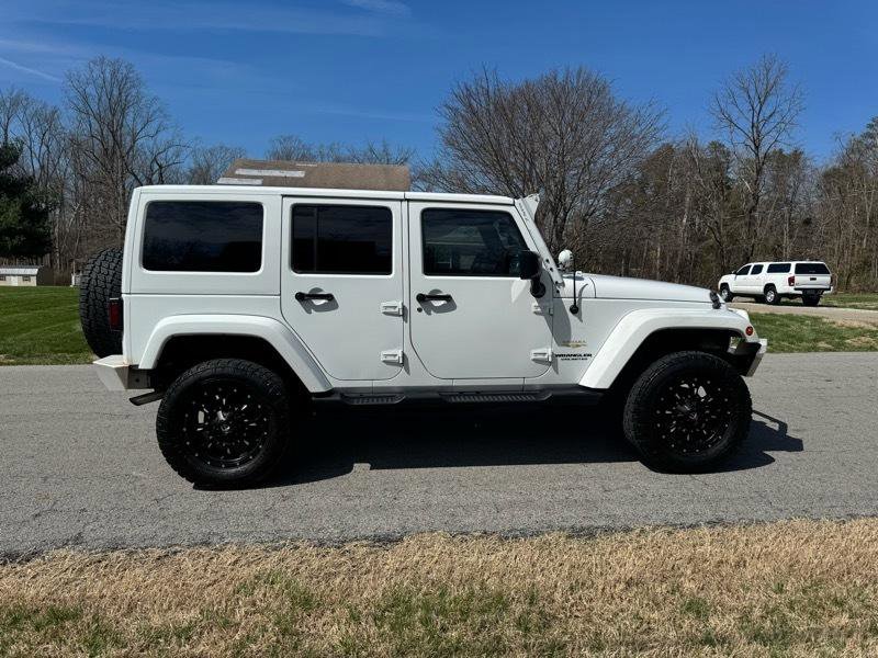 Used 2015 Jeep Wrangler Unlimited Sahara w/ Connectivity Group image 4