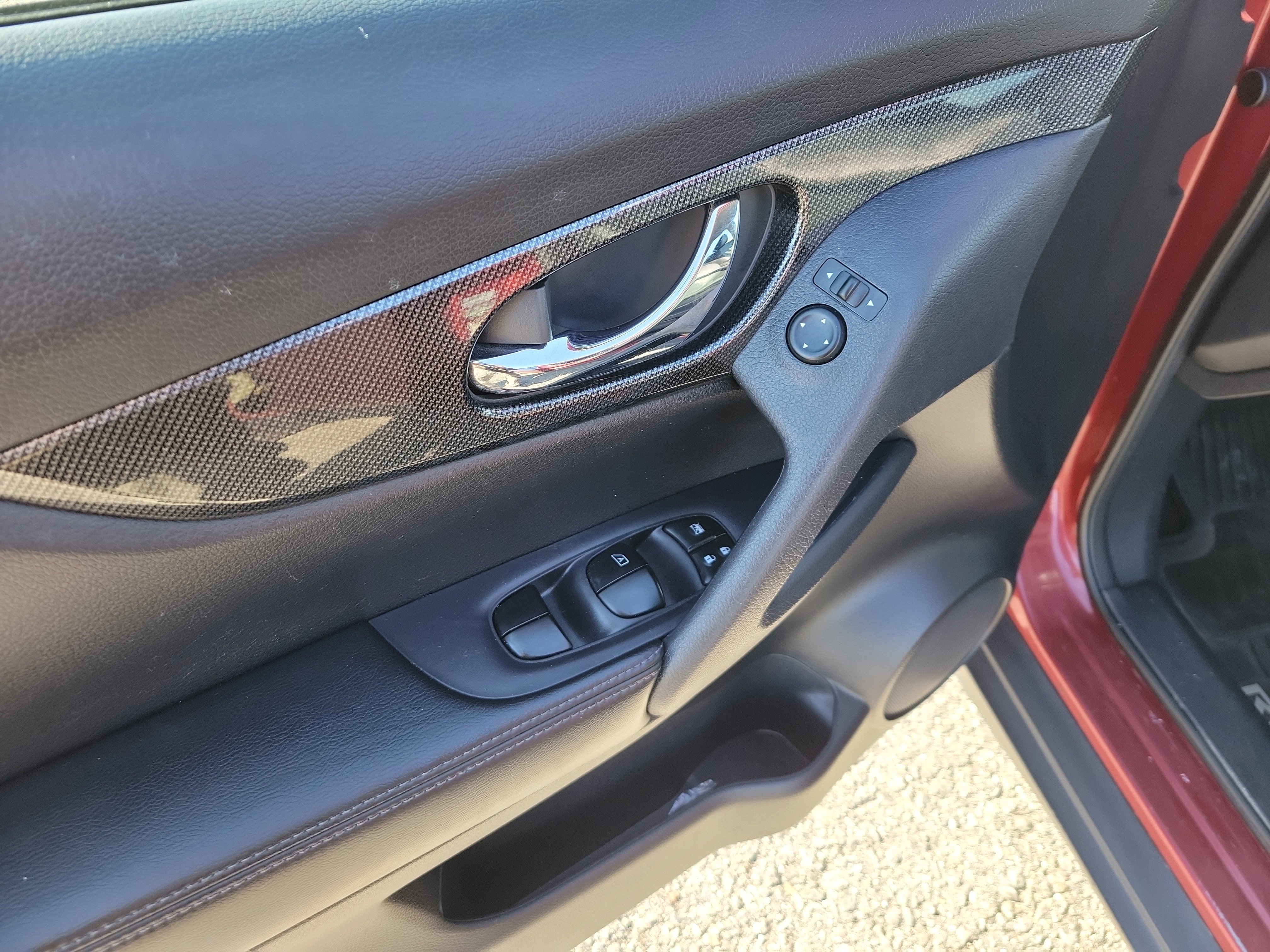 Used 2014 Nissan Rogue SL image 20