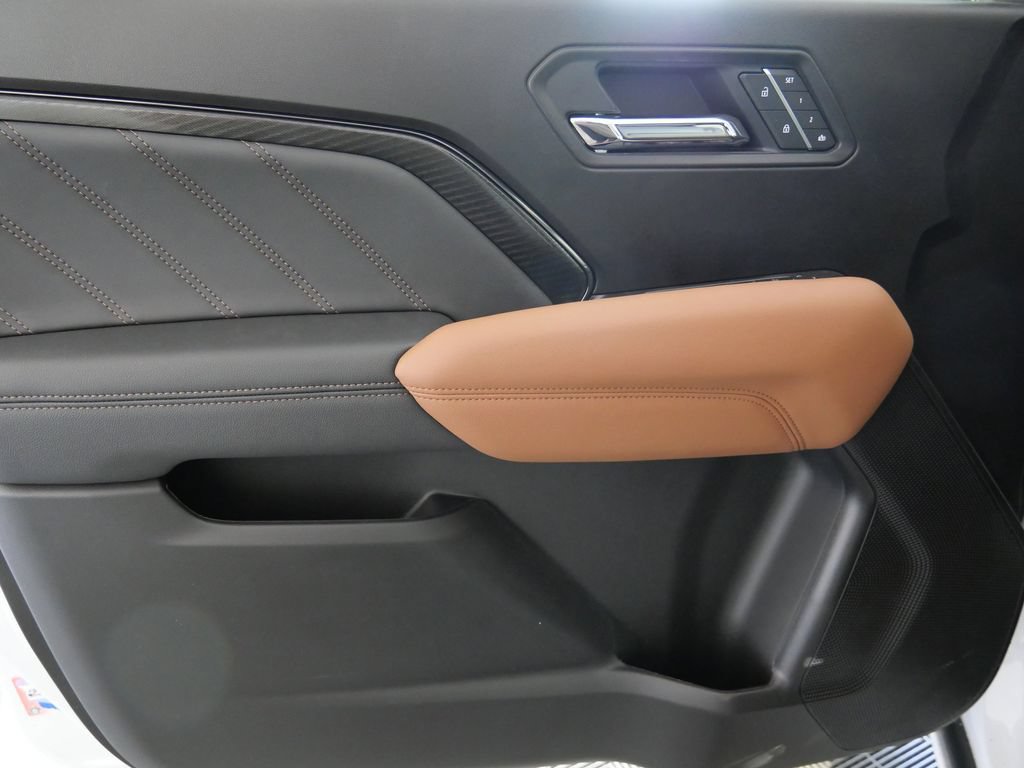 New 2026 GMC Canyon AT4 w/ Technology Plus Package AWD/4WD image 10