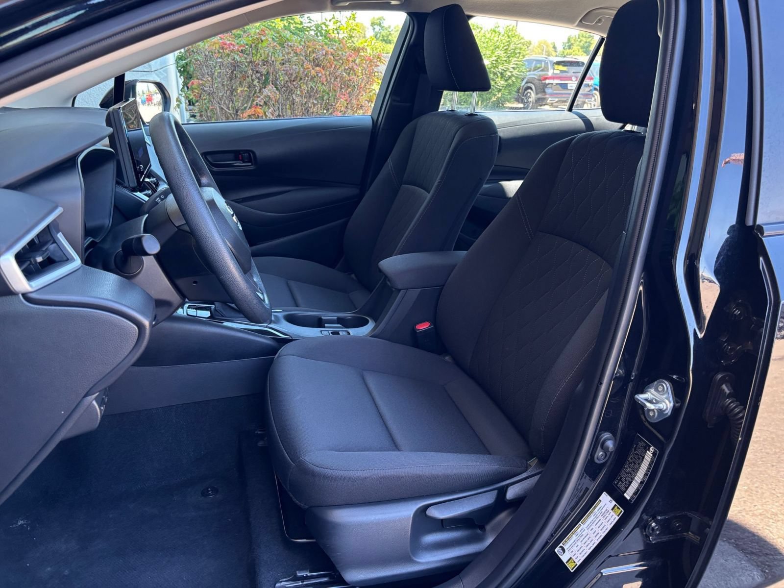 Used 2025 Toyota Corolla LE FWD image 63