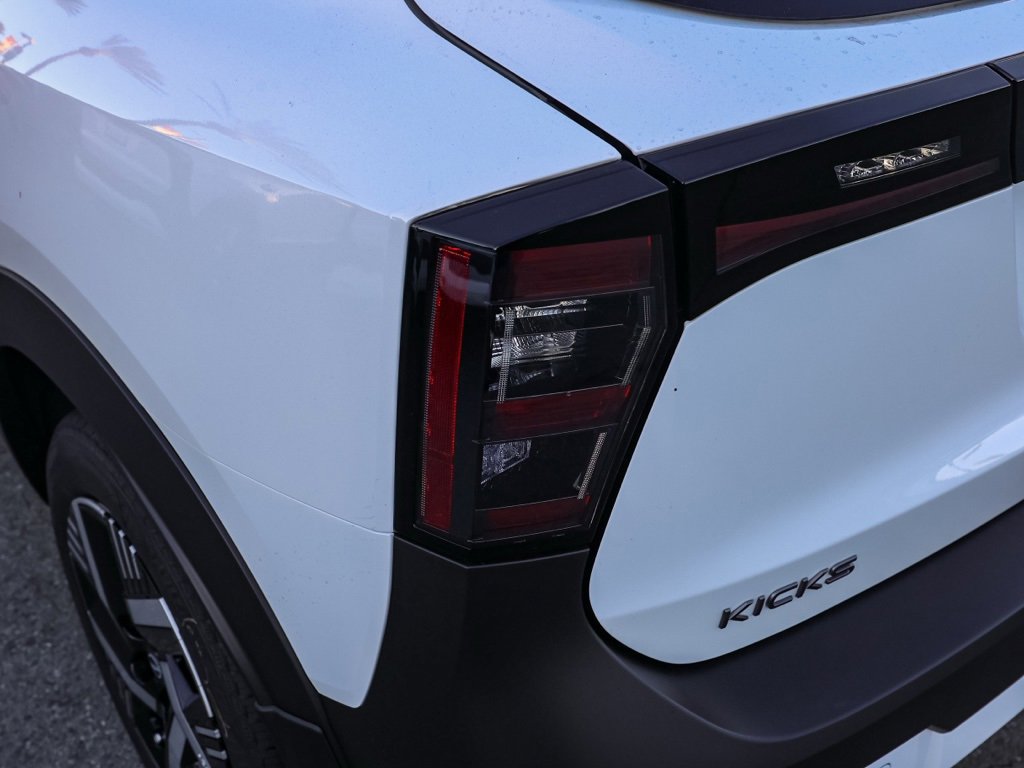 New 2026 Nissan Kicks SV image 7