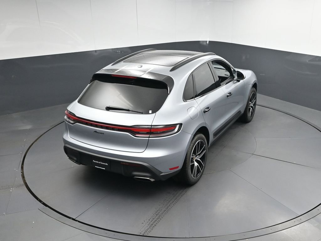 Used 2025 Porsche Macan image 37