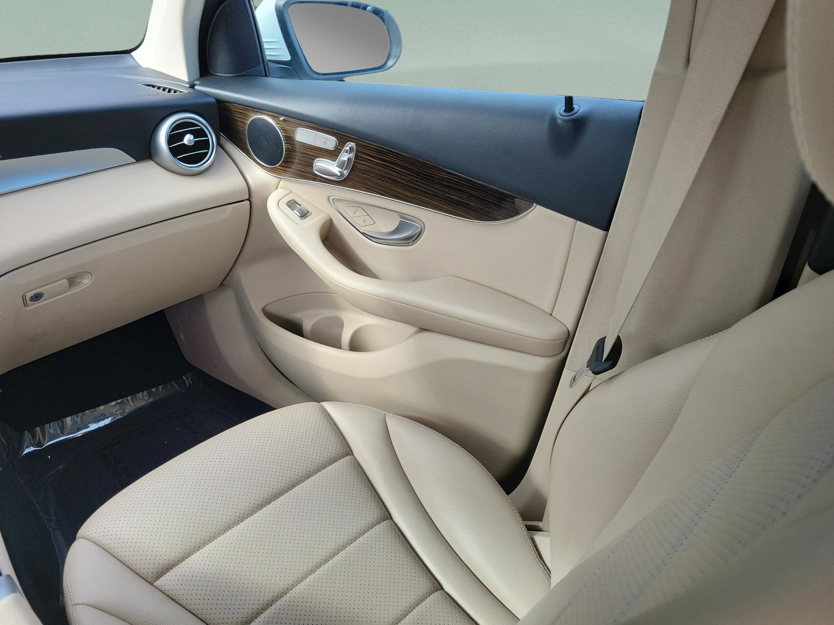 Certified 2022 Mercedes-Benz GLC 300 image 10