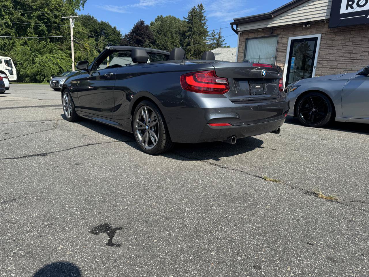 Used 2015 BMW M235i Convertible RWD image 12