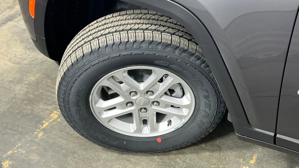 New 2025 Jeep Grand Cherokee Laredo image 43