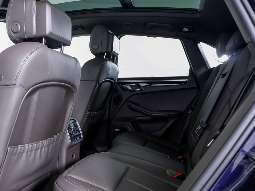 Certified 2022 Porsche Macan w/ Premium Package Plus image 7