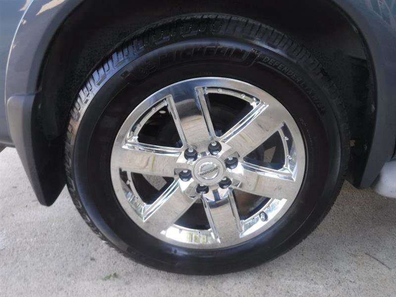 Used 2011 Nissan Armada Platinum w/ 2nd Row Captain Seat Pkg RWD image 20