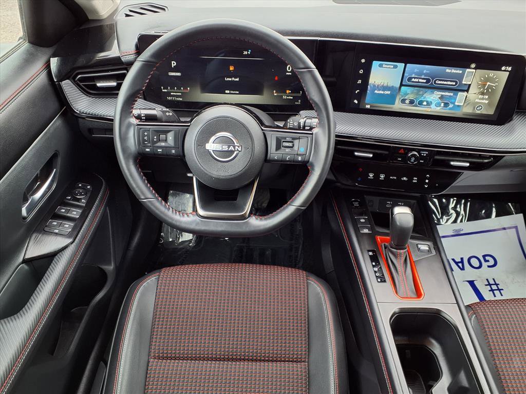 Used 2025 Nissan Kicks SR w/ Illumination Package AWD/4WD image 3