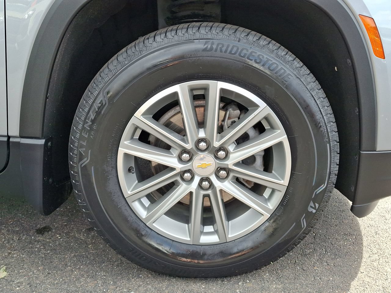 Certified 2023 Chevrolet Traverse LT FWD image 19