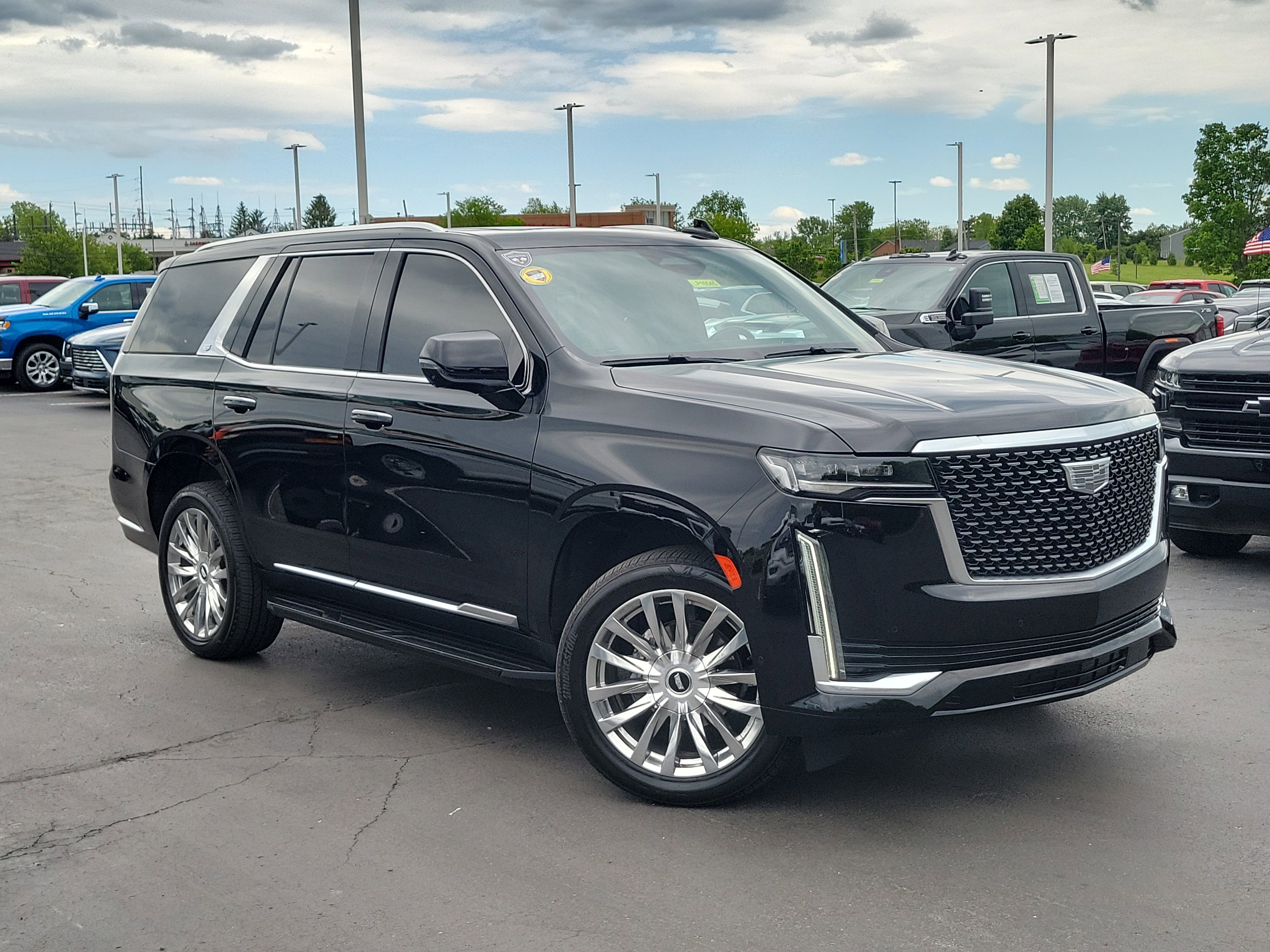 Used 2021 Cadillac Escalade Premium Luxury AWD/4WD image 33