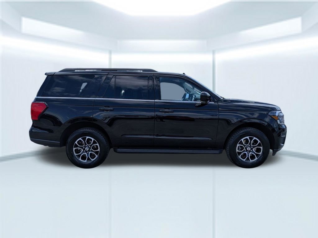 Used 2024 Ford Expedition XLT AWD/4WD image 7