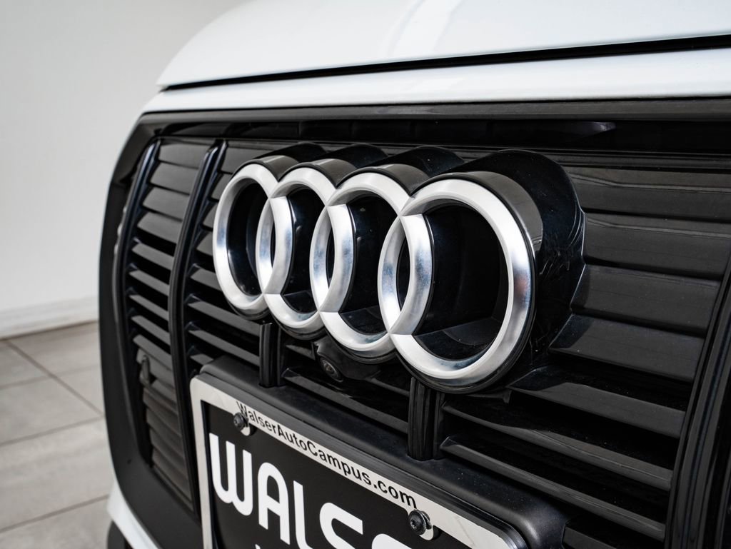 Used 2021 Audi e-tron Premium w/ Convenience Plus Package AWD/4WD image 3