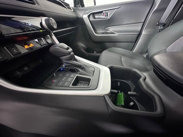 Certified 2025 Toyota RAV4 XLE w/ Convenience Package image 28