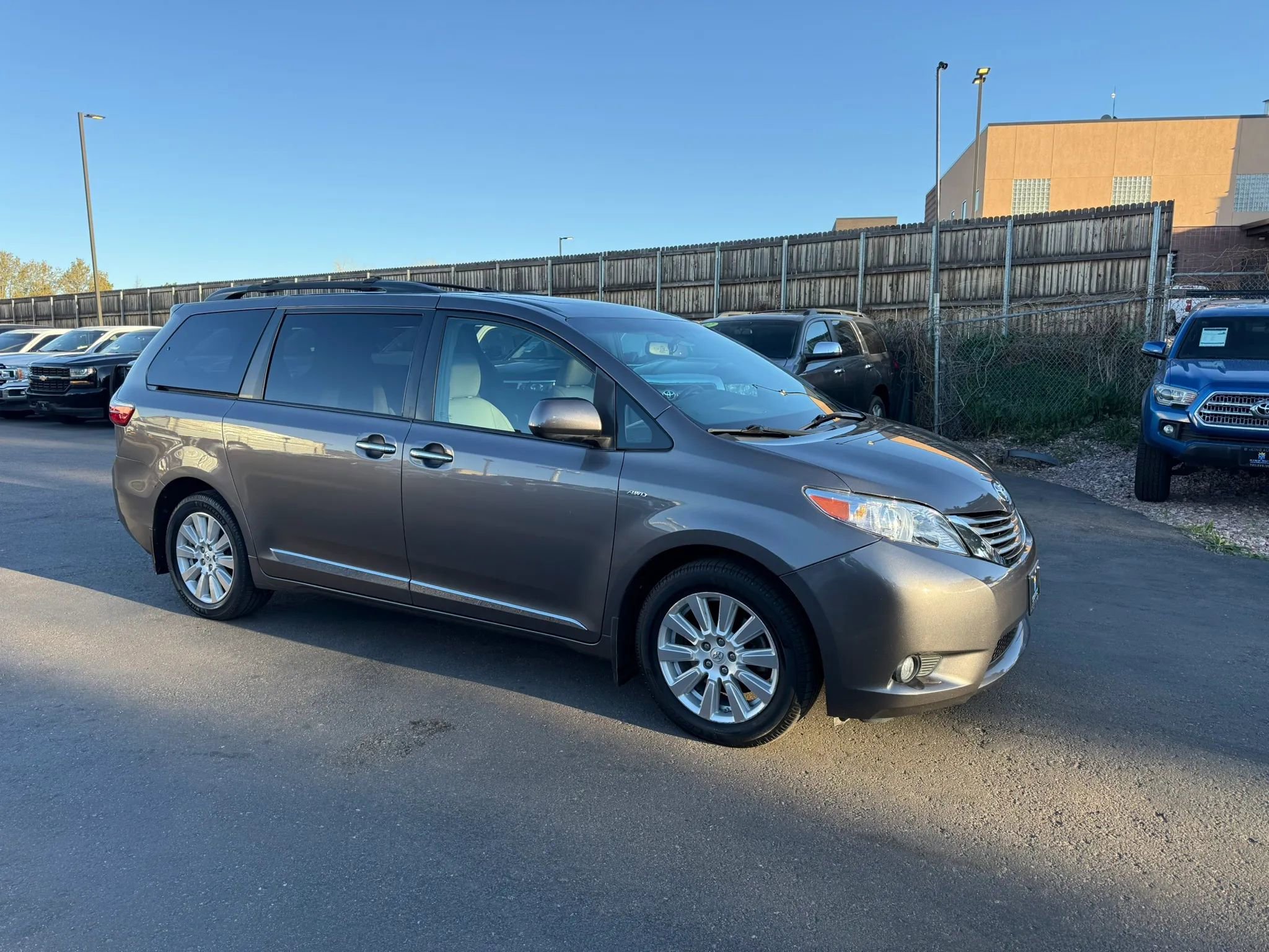 Used 2017 Toyota Sienna XLE Premium w/ Protection Package image 12
