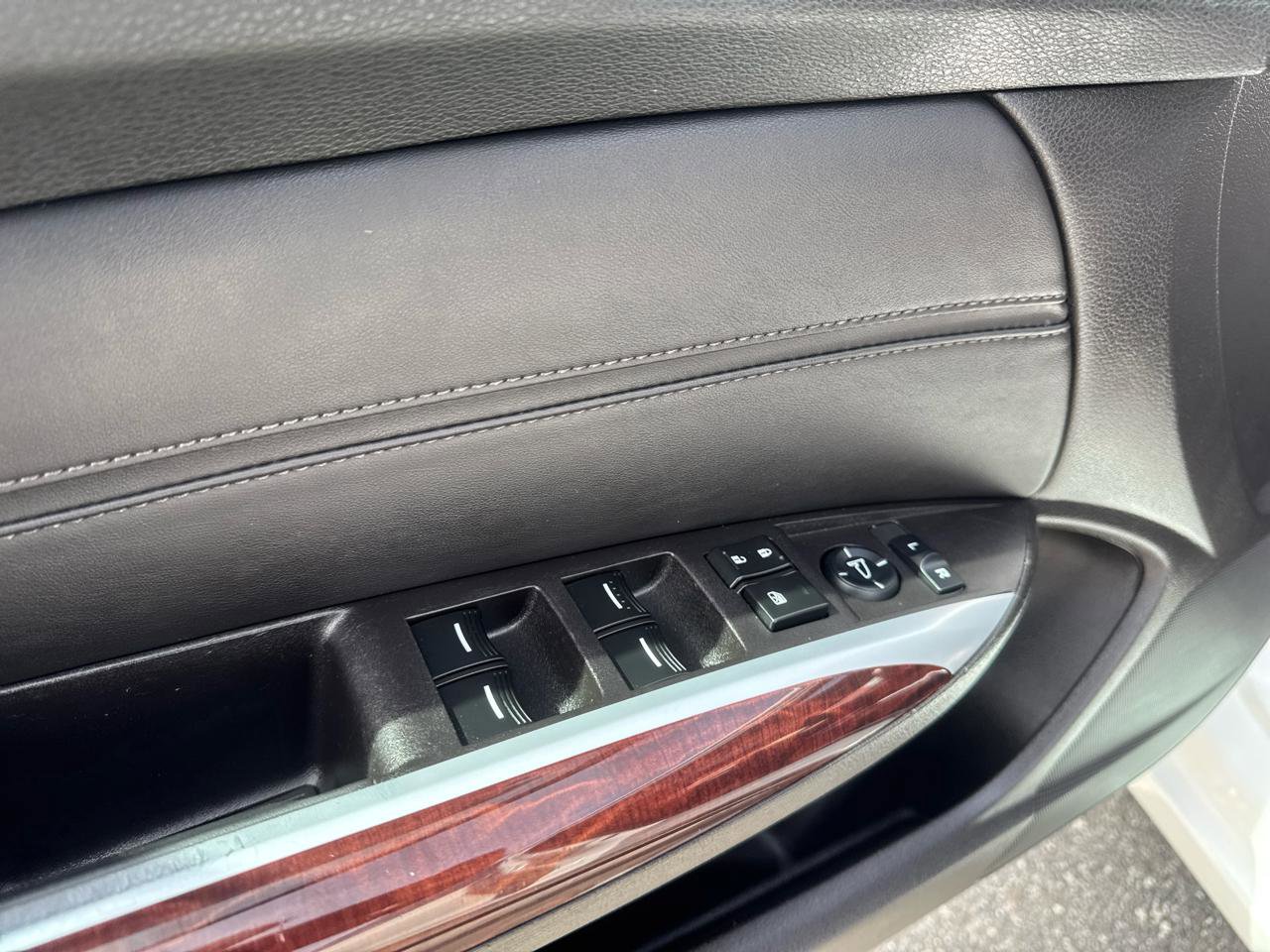 Used 2015 Acura TLX w/ Technology Package FWD image 25