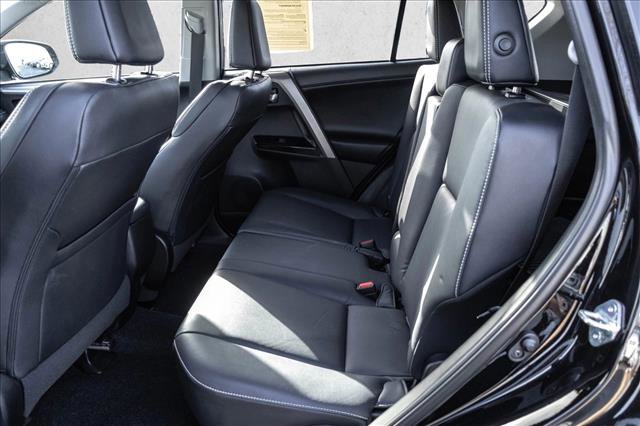 Used 2018 Toyota RAV4 Limited image 21