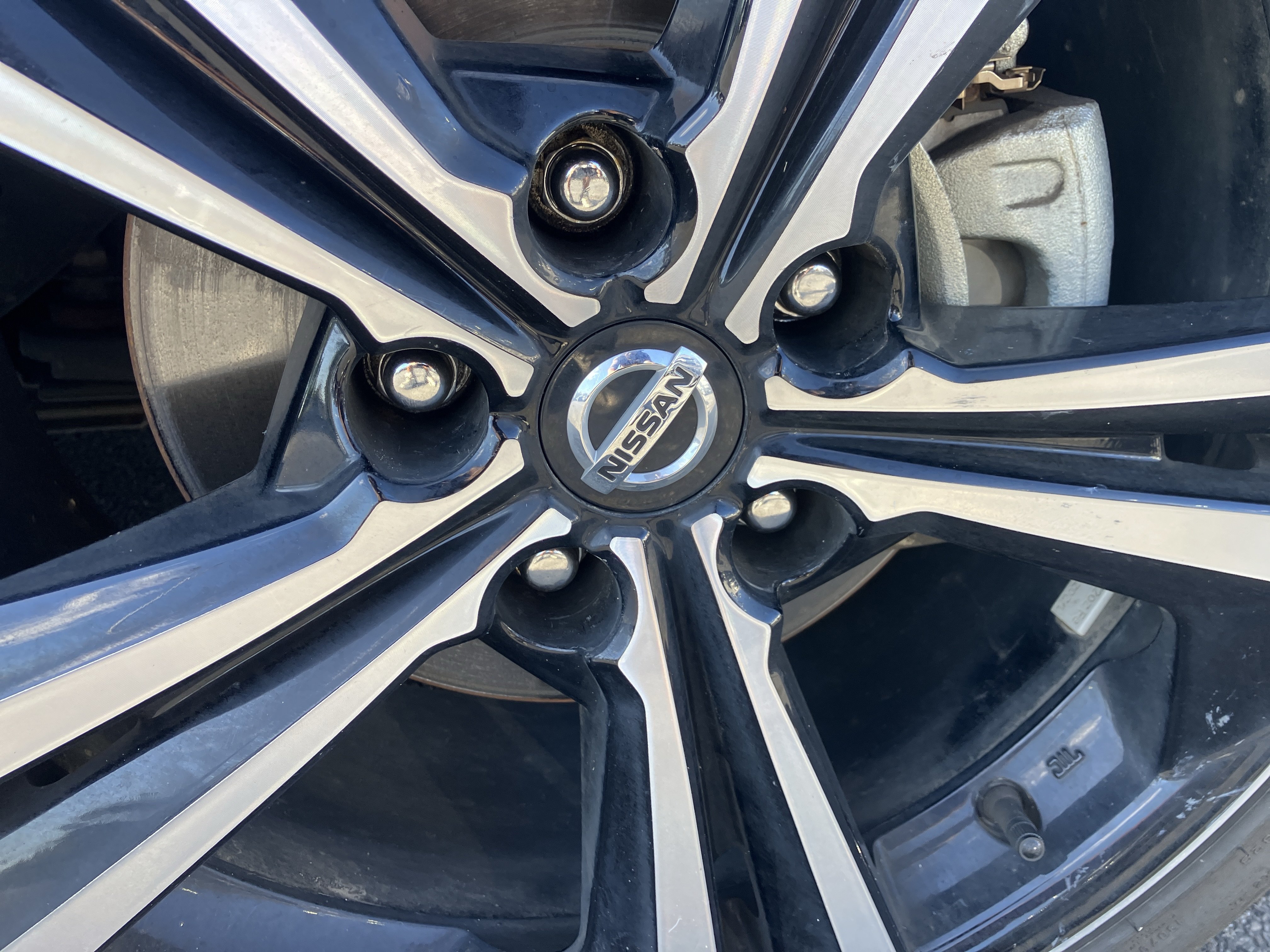 Used 2022 Nissan Sentra SR w/ SR Premium Package FWD image 9