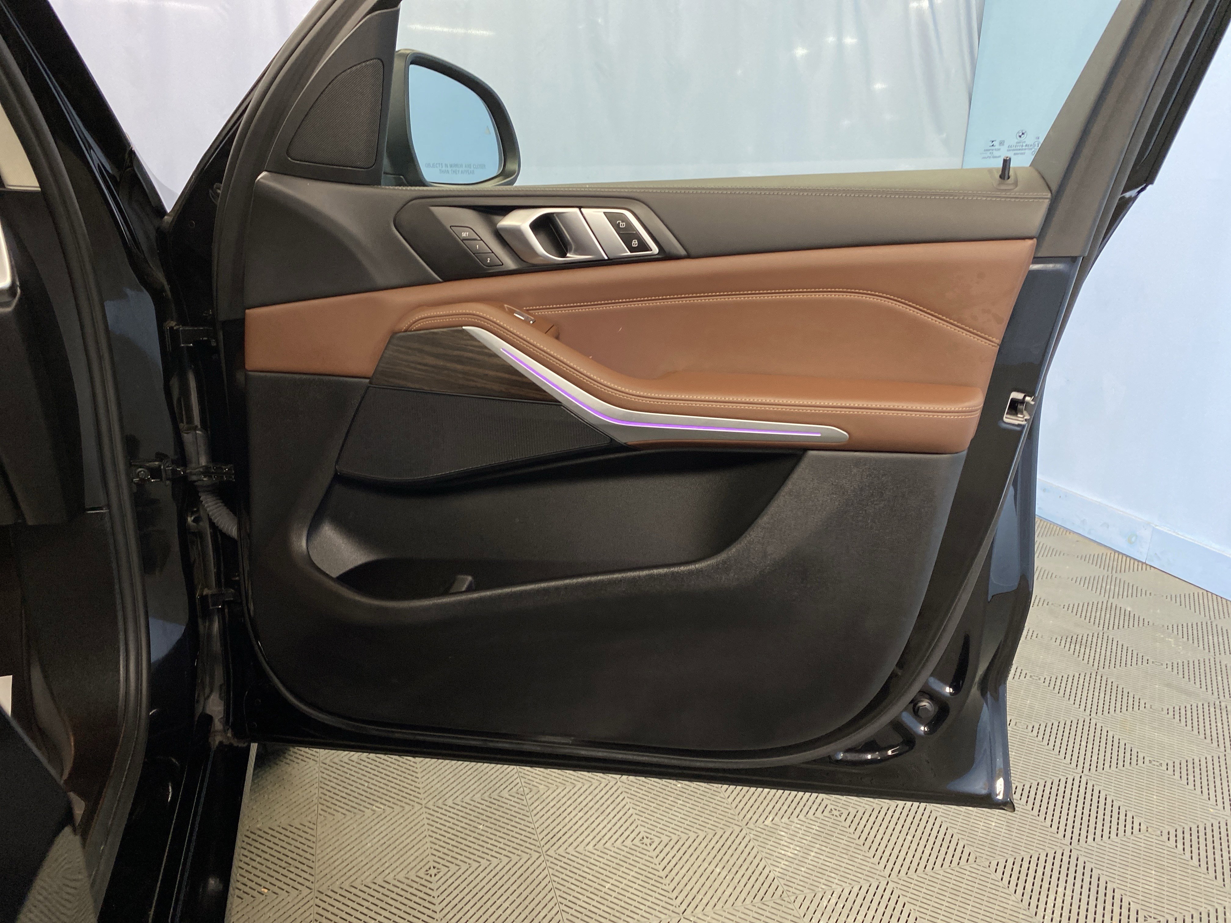 Used 2023 BMW X7 xDrive40i w/ Parking Assistance Package image 54