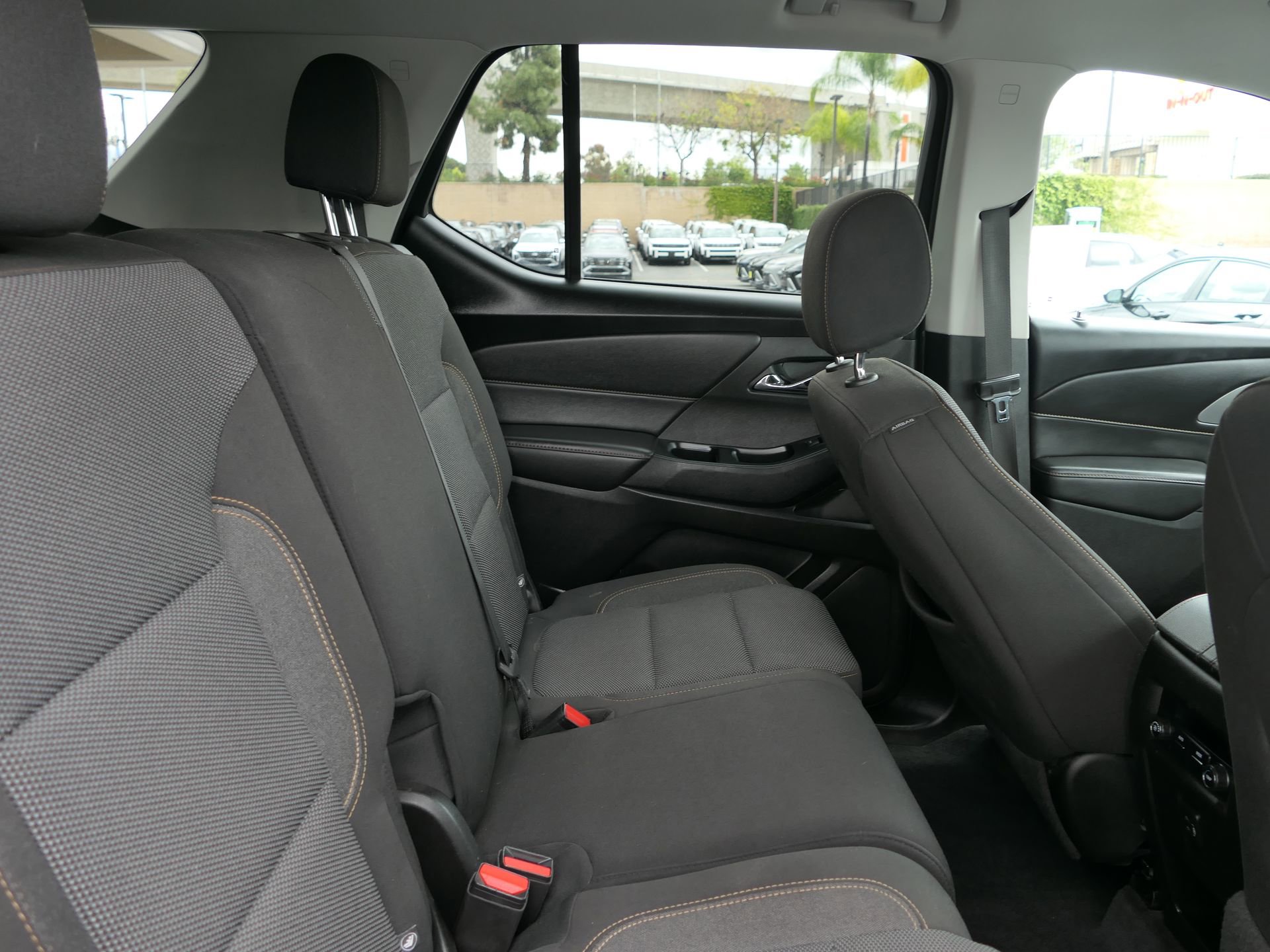 Used 2021 Chevrolet Traverse LS FWD image 24