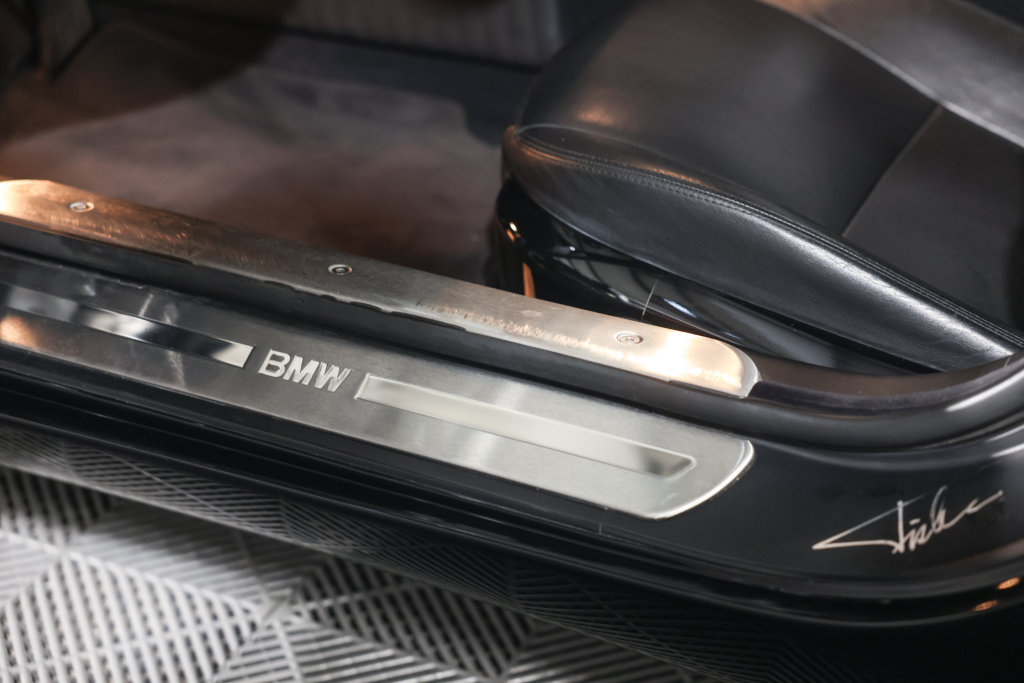 Used 2002 BMW Z8 RWD image 23
