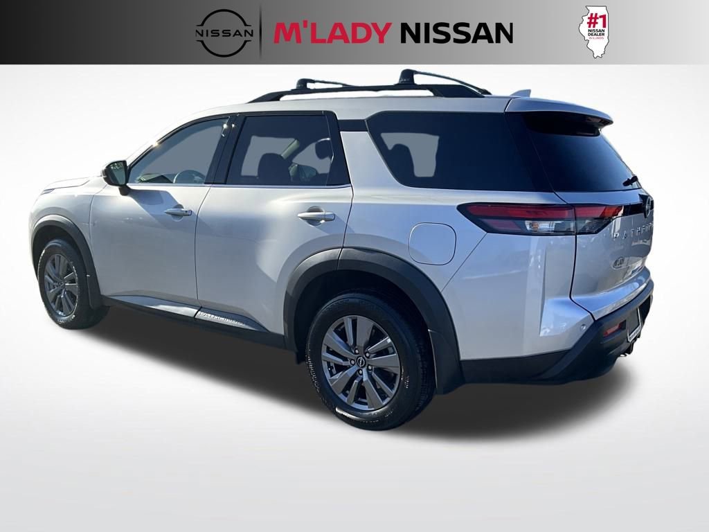 Used 2025 Nissan Pathfinder SV w/ SV Premium Package image 6