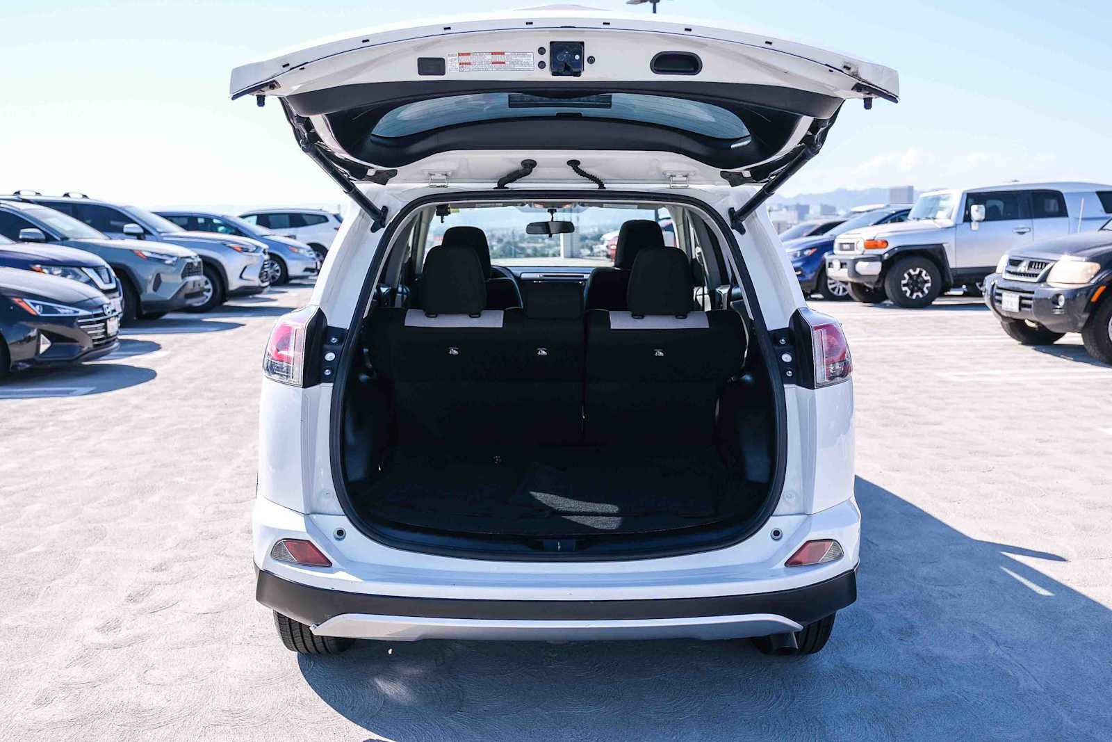 Used 2016 Toyota RAV4 XLE FWD image 27