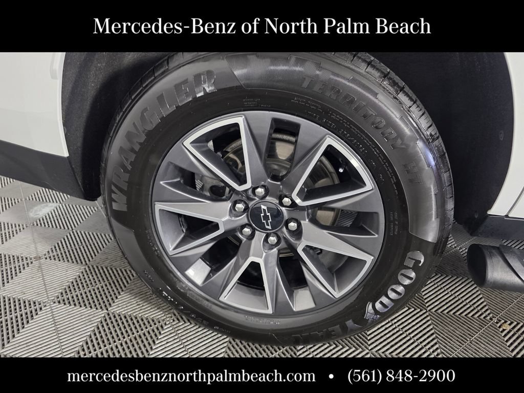 Used 2023 Chevrolet Tahoe Z71 w/ Z71 Off-Road Package AWD/4WD image 18
