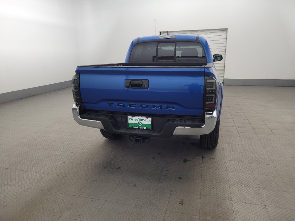 Used 2016 Toyota Tacoma SR5 w/ SR5 Appearance Package (SN) image 7