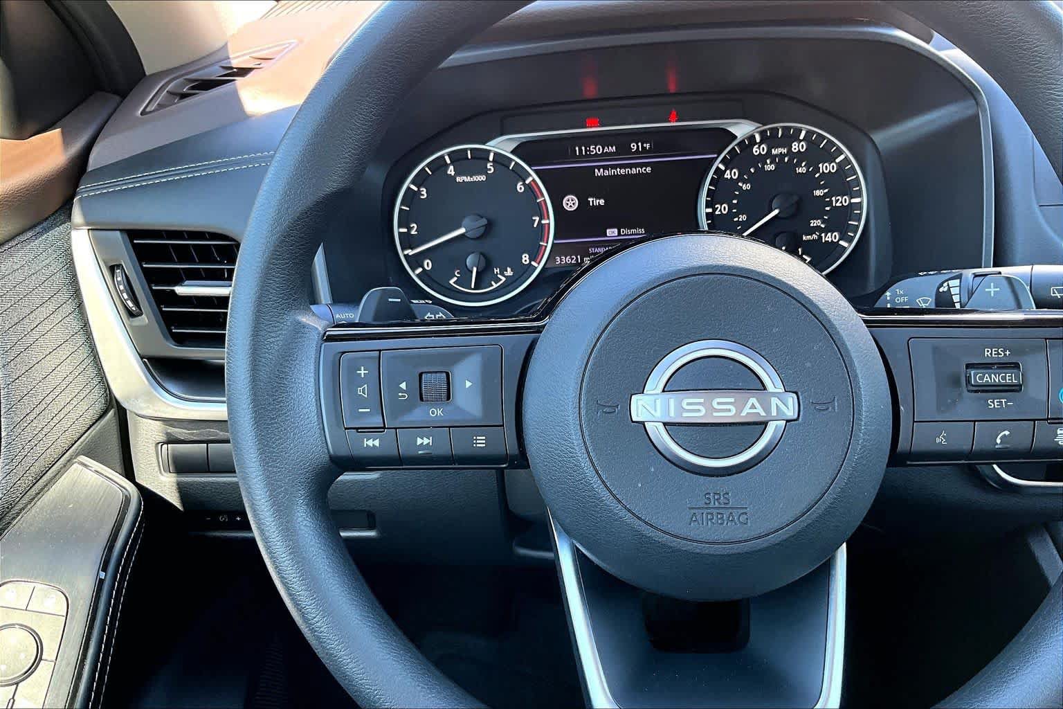 Used 2023 Nissan Rogue SV FWD image 23