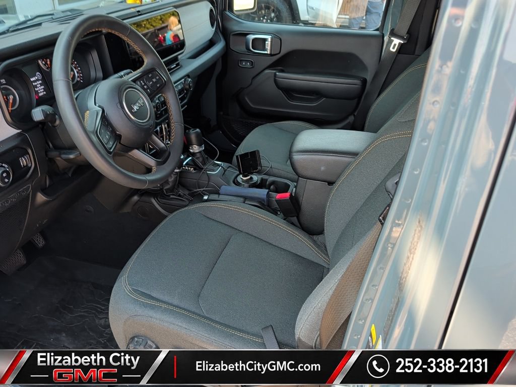 Used 2024 Jeep Gladiator Sport AWD/4WD image 9