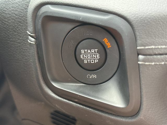 Used 2024 Jeep Wrangler Unlimited Rubicon AWD/4WD image 21