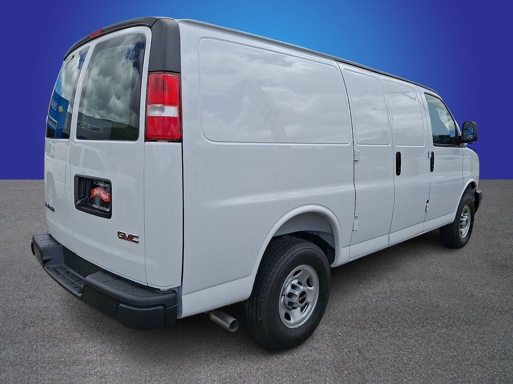 New 2026 GMC Savana 3500 w/ Driver Convenience Package RWD image 3