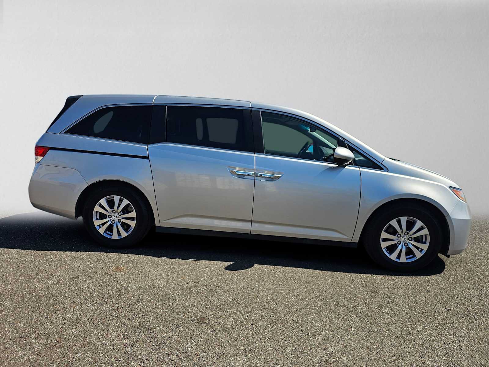 Used 2014 Honda Odyssey EX-L image 2