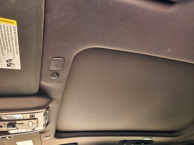Used 2024 GMC Yukon Denali w/ Advanced Technology Package AWD/4WD image 26