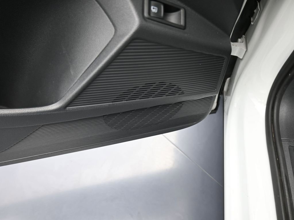 Used 2022 Volkswagen Taos S image 14