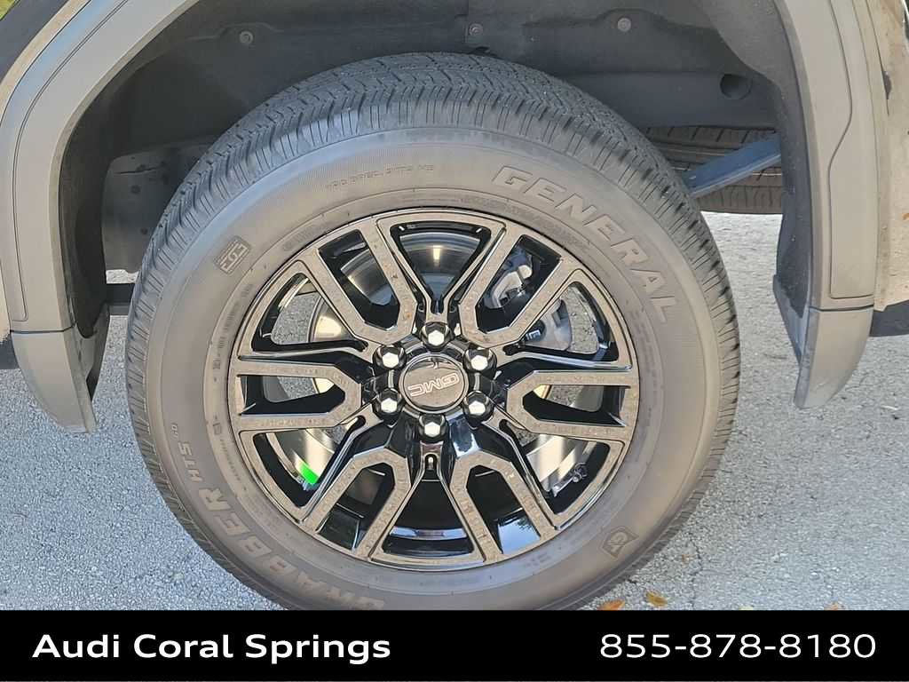 Used 2025 GMC Sierra 1500 Elevation w/ Preferred Package AWD/4WD image 16