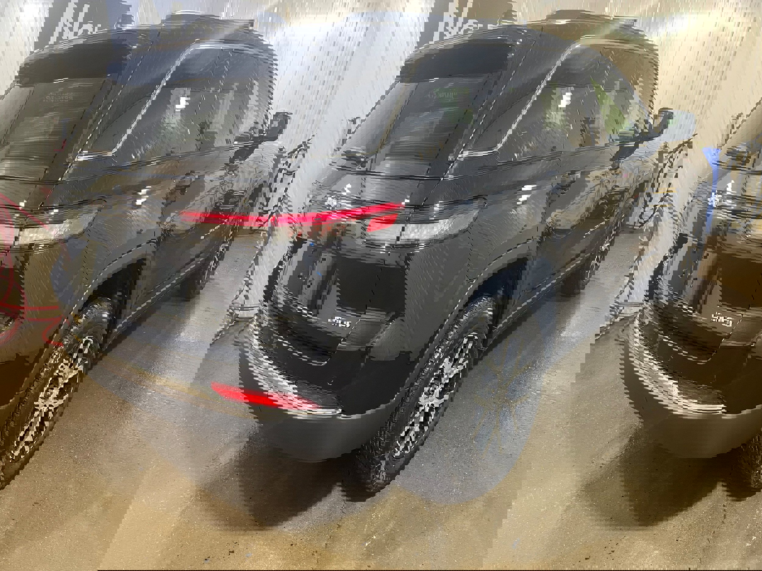 New 2025 Jeep Grand Cherokee Limited image 6