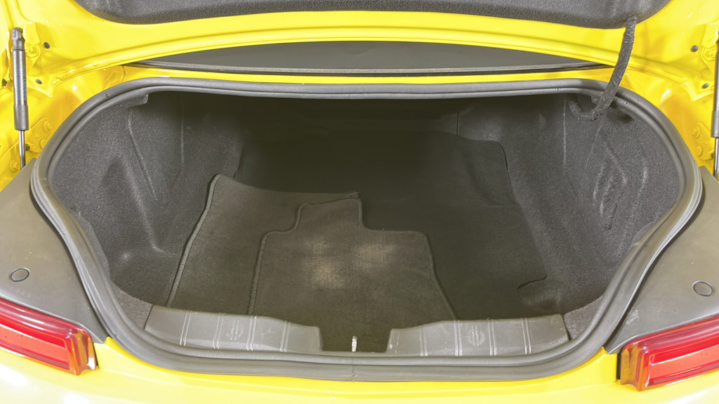 Used 2017 Chevrolet Camaro SS RWD image 37