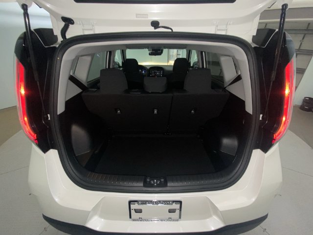 Used 2023 Kia Soul LX w/ Option Group 015 FWD image 22