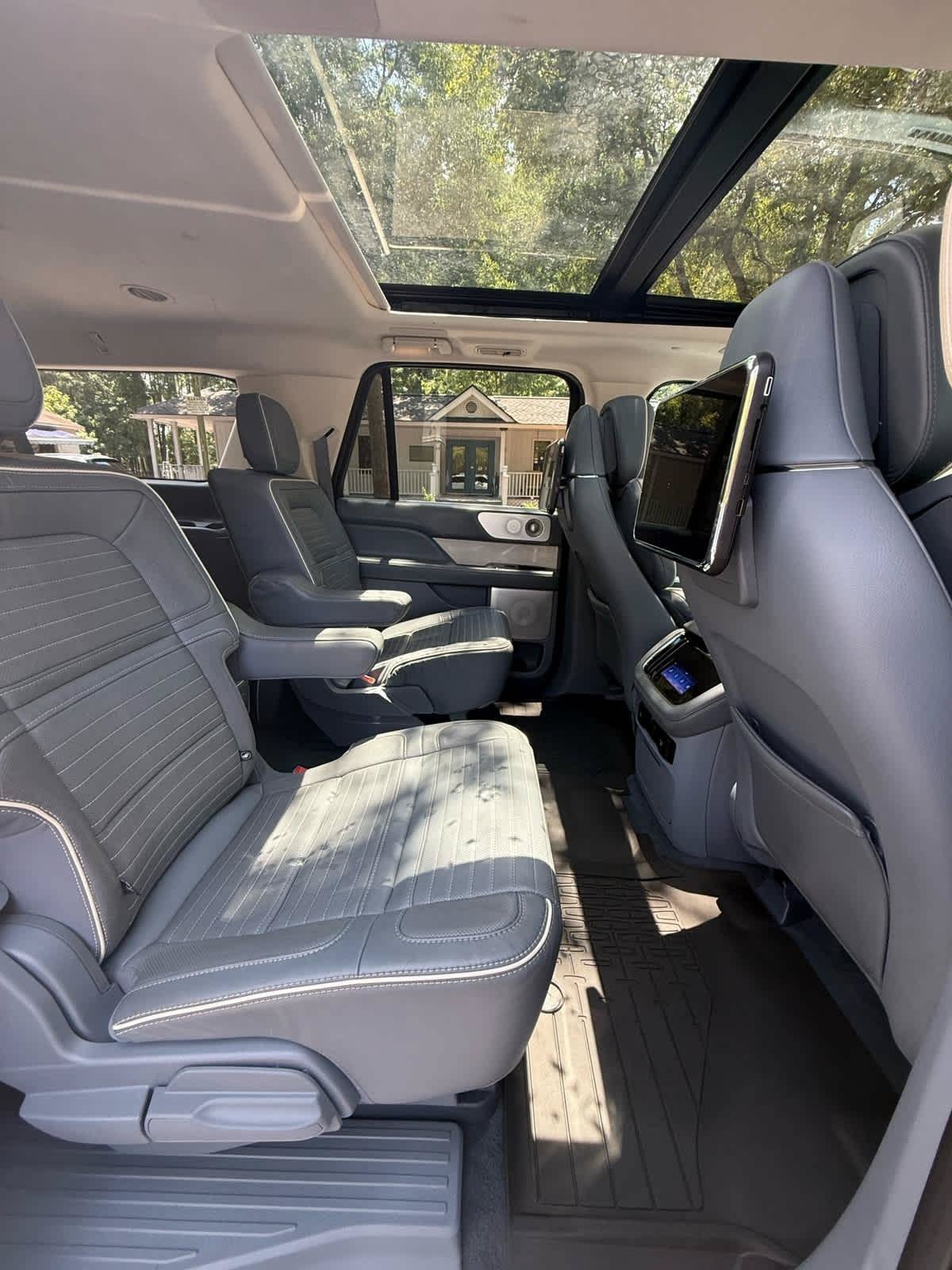 Used 2023 Lincoln Navigator L Black Label AWD/4WD image 14