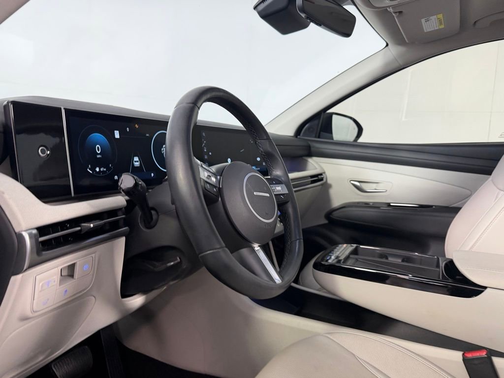 Used 2025 Hyundai Tucson Limited FWD image 23