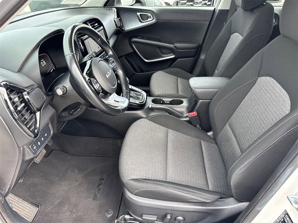 Used 2023 Kia Soul EX image 26
